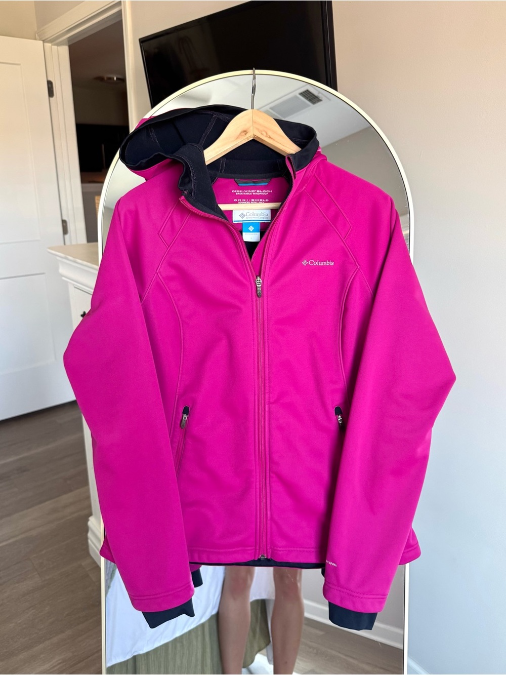 Columbia Women's Omni-Wind Block Breathable Softshell Jacket in Pink